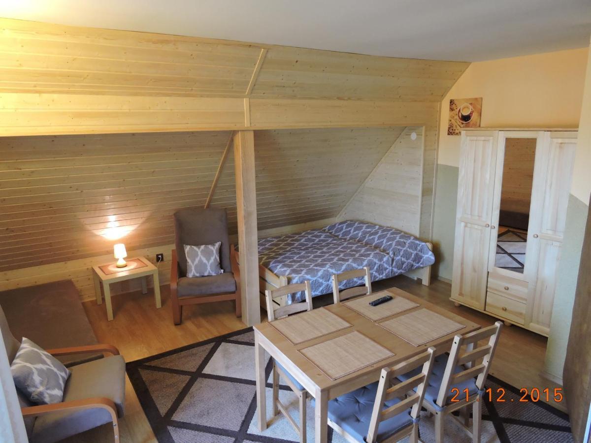Olimp Pokoje I Apartamenty Щирк Екстер'єр фото