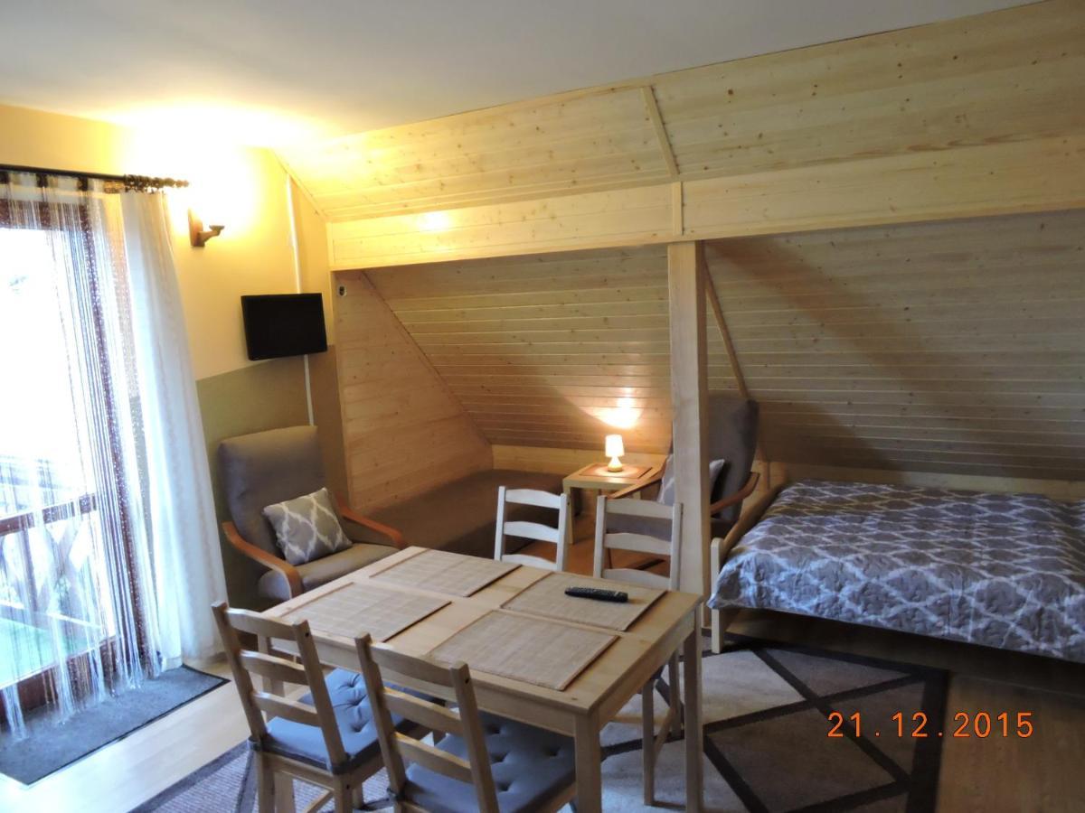 Olimp Pokoje I Apartamenty Щирк Екстер'єр фото
