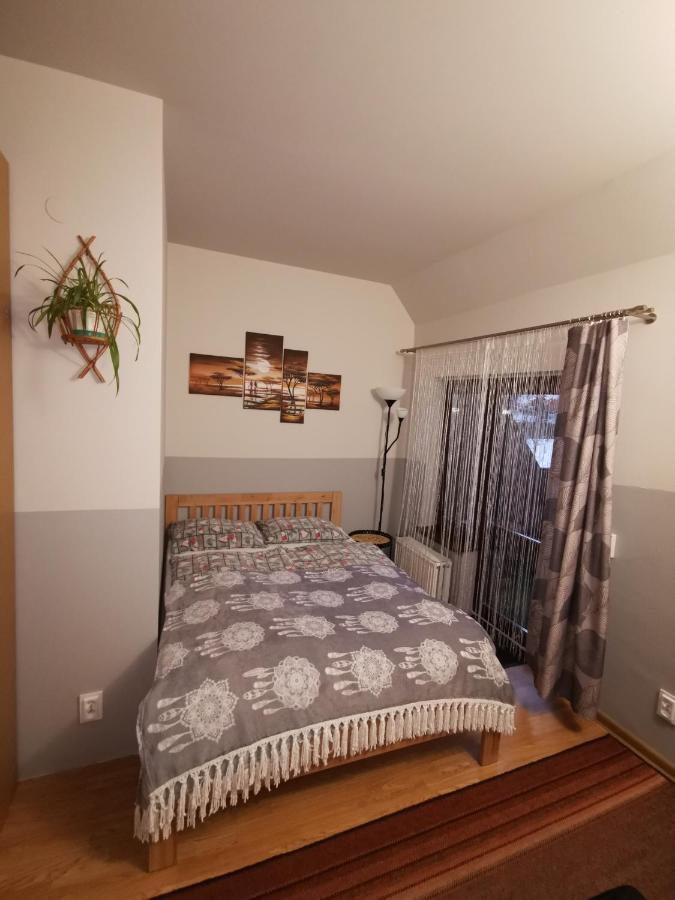 Olimp Pokoje I Apartamenty Щирк Екстер'єр фото