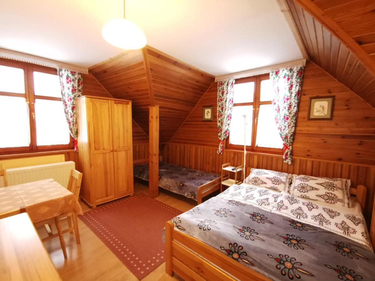 Olimp Pokoje I Apartamenty Щирк Екстер'єр фото