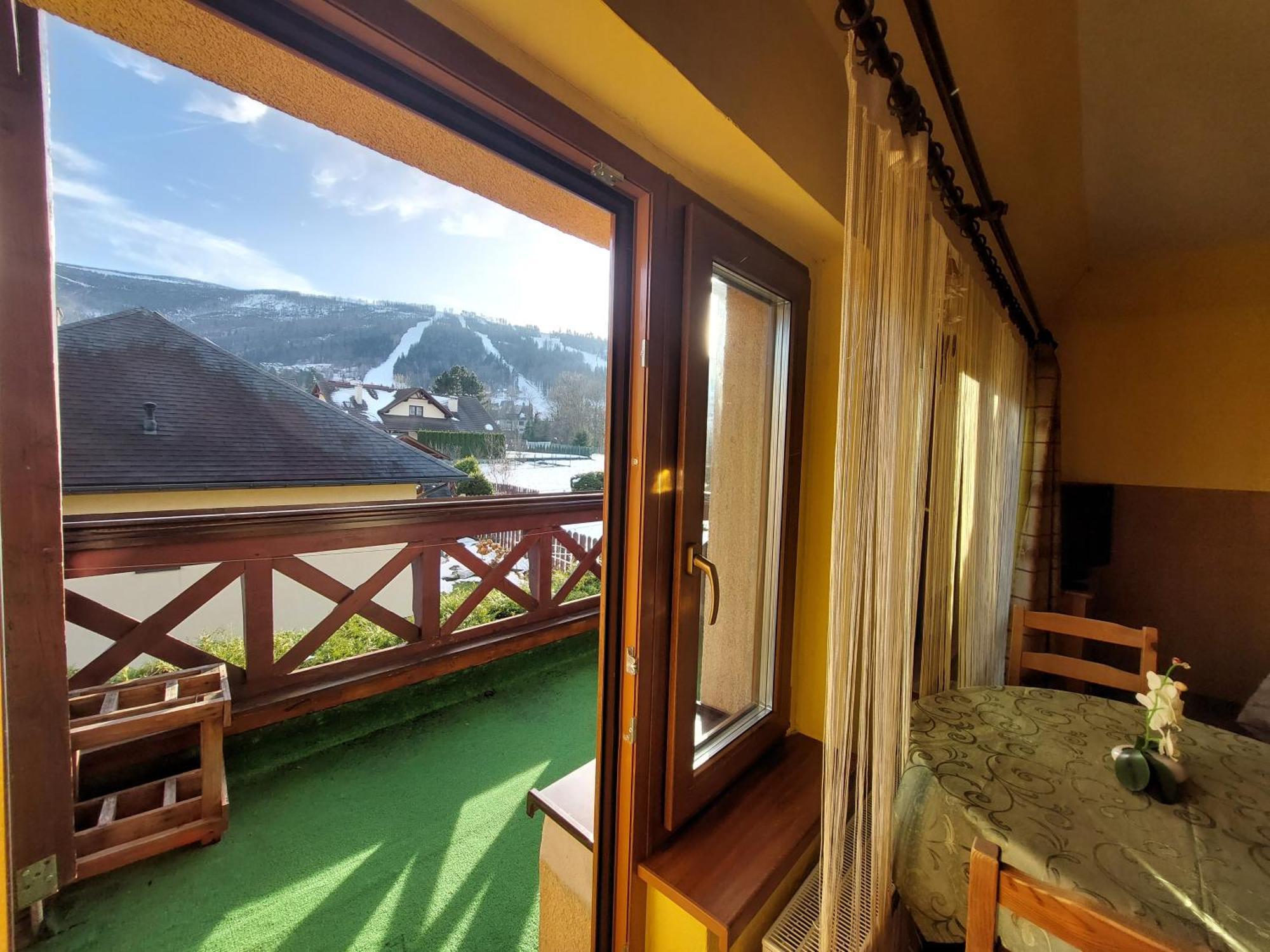 Olimp Pokoje I Apartamenty Щирк Екстер'єр фото