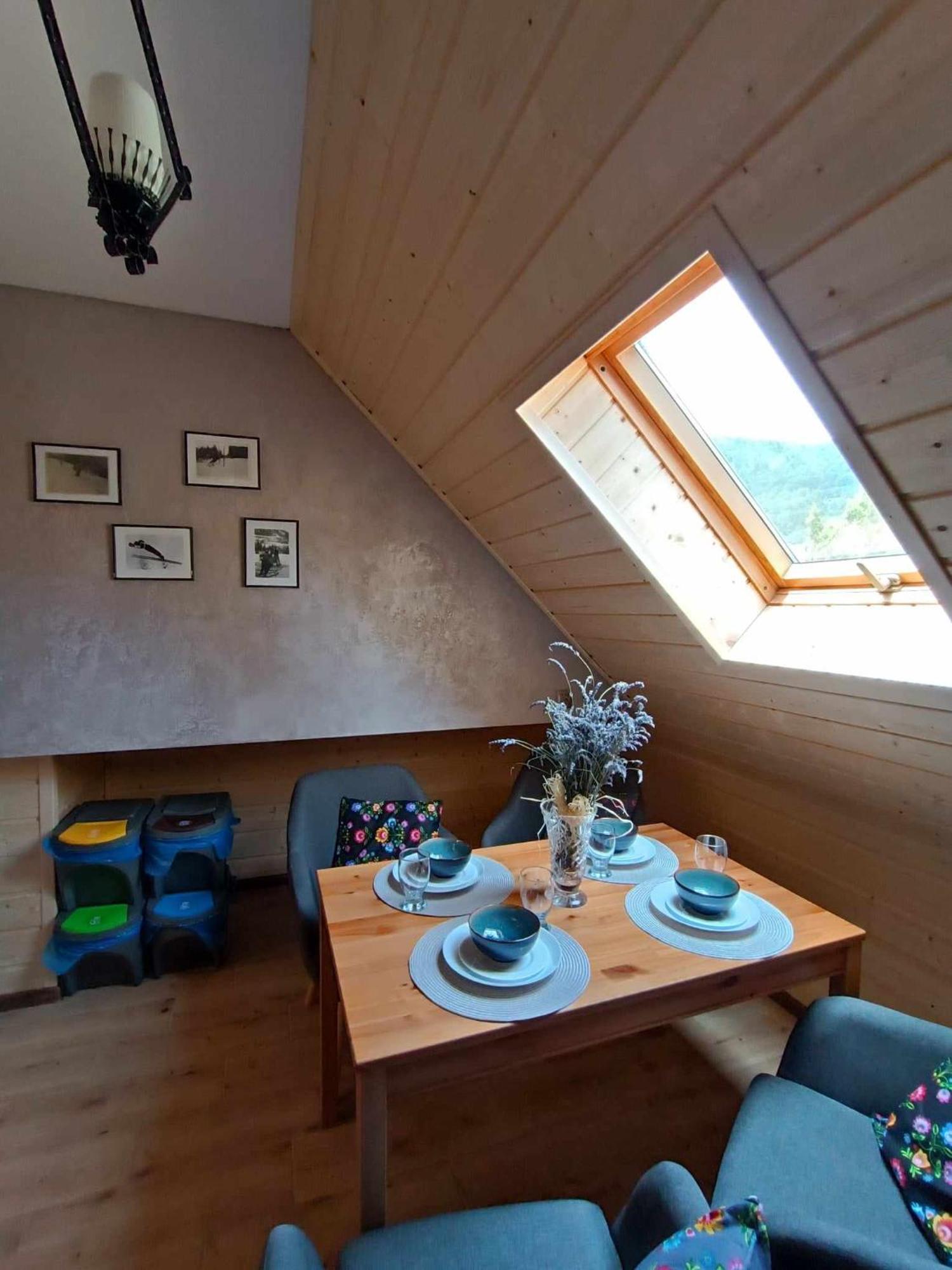 Olimp Pokoje I Apartamenty Щирк Екстер'єр фото